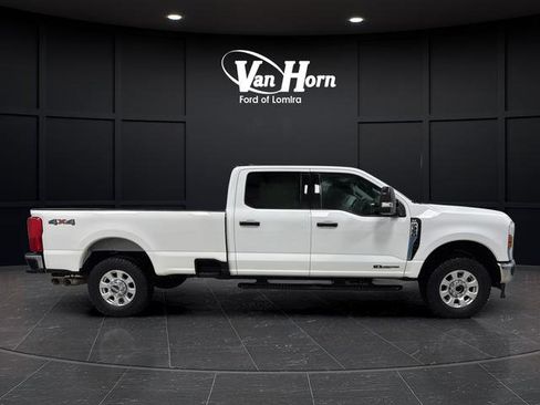Used 2024 Ford F350 XLT image 2