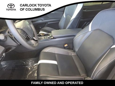 Used 2025 Toyota Camry SE w/ Convenience Package FWD image 12