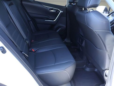 Certified 2025 Toyota RAV4 XLE Premium image 18