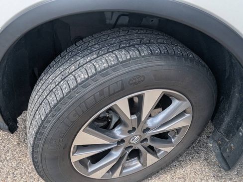 Used 2016 Nissan Murano SV w/ Cargo Package FWD image 21