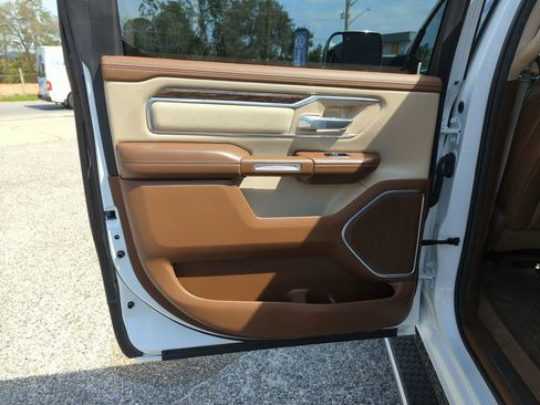 Used 2019 RAM 1500 Laramie image 27