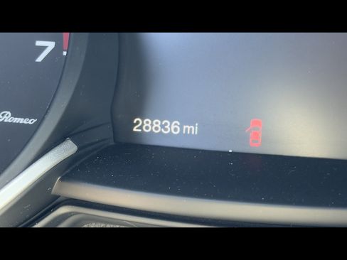 Used 2023 Alfa Romeo Stelvio Veloce AWD/4WD image 4
