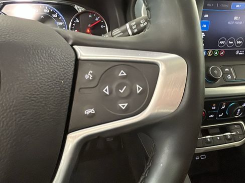 Used 2023 GMC Acadia SLT w/ Technology Package FWD image 21