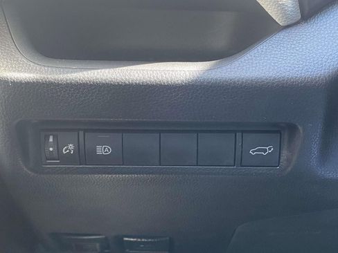 Used 2021 Toyota RAV4 XLE w/ Convenience Package FWD image 19