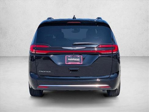 New 2026 Chrysler Pacifica Pinnacle FWD image 8