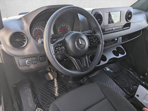 Used 2023 Mercedes-Benz Sprinter 1500 image 10