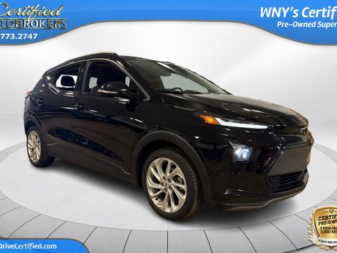Used 2023 Chevrolet Bolt EUV LT w/ Driver Confidence Package FWD image 3