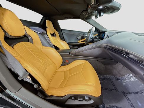 Used 2024 Chevrolet Corvette Stingray Preferred Conv w/ Z51 Performance Package RWD image 28