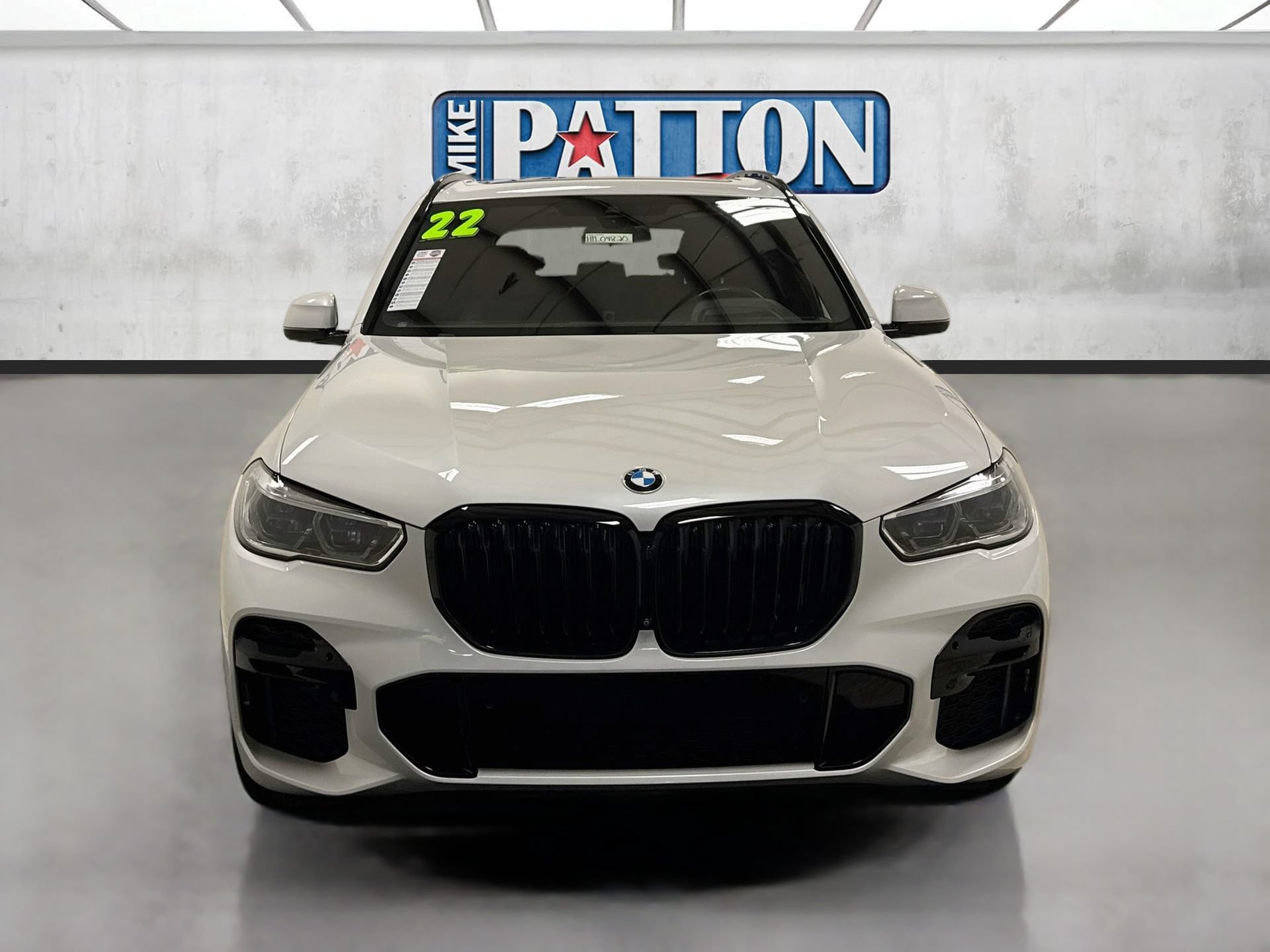 Used 2022 BMW X5 xDrive40i w/ M Sport Package AWD/4WD image 2