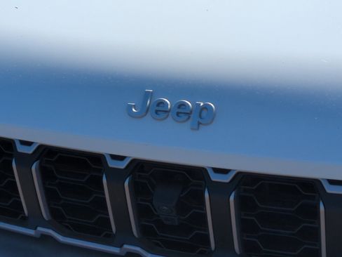 New 2026 Jeep Grand Cherokee Limited w/ Luxury Tech Group II AWD/4WD image 23