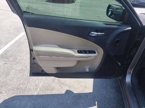 Used 2014 Dodge Charger SE image 18