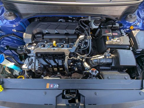 Used 2023 Hyundai Venue Limited image 22