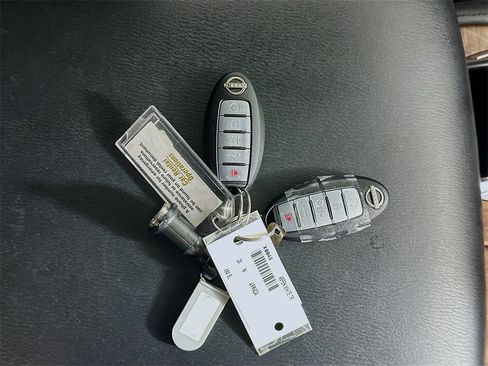 Used 2024 Nissan Armada SL w/ Captain's Chairs Package image 34