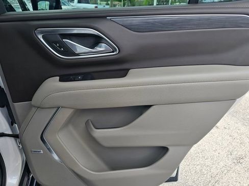 Used 2021 GMC Yukon SLT w/ SLT Premium Package image 30