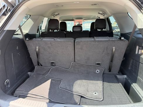 Used 2024 Ford Explorer XLT w/ Equipment Group 202A AWD/4WD image 9