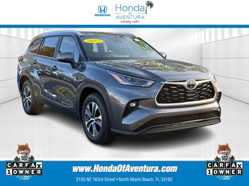 Used 2023 Toyota Highlander XLE image 1