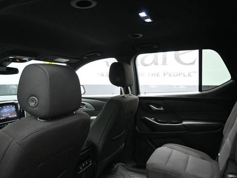 Used 2023 Chevrolet Traverse LT FWD image 26