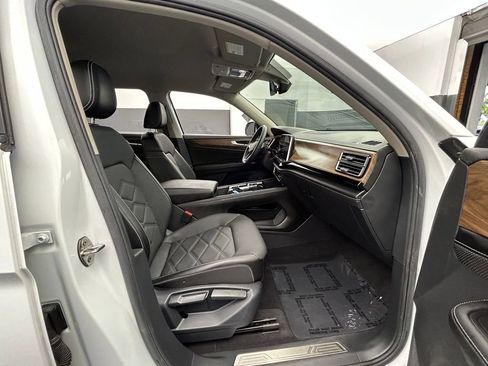 Used 2024 Volkswagen Atlas SE FWD image 47