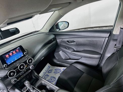 Used 2024 Nissan Sentra SV FWD image 21