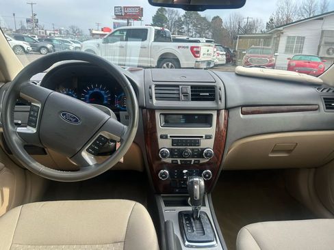 Used 2011 Ford Fusion SEL image 14