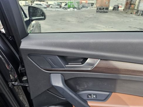 Used 2024 Audi Q5 2.0T Premium w/ Convenience Package image 10