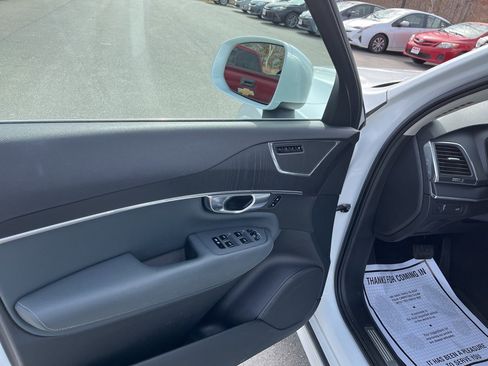 Used 2020 Volvo XC90 T6 Momentum w/ Protection Package Premier image 11