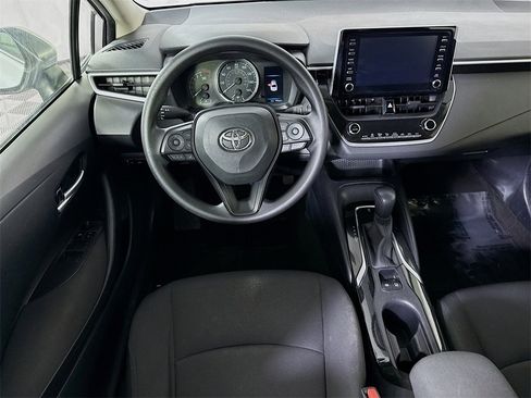Certified 2020 Toyota Corolla LE image 4