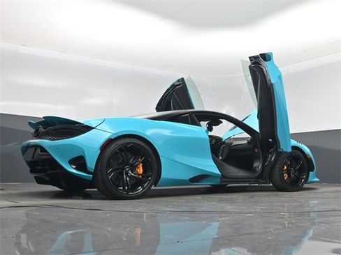 Used 2024 McLaren 750S Spider image 42