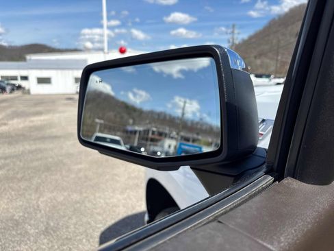 Used 2022 Chevrolet Silverado 1500 LTZ w/ LTZ Premium Package image 11