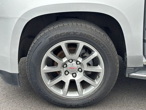 Used 2018 GMC Yukon Denali image 28