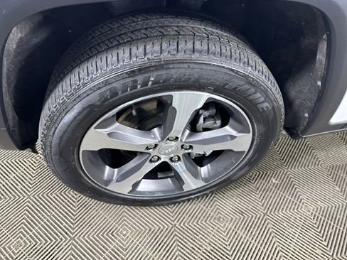 Used 2023 Jeep Grand Cherokee 4WD 4xe image 10