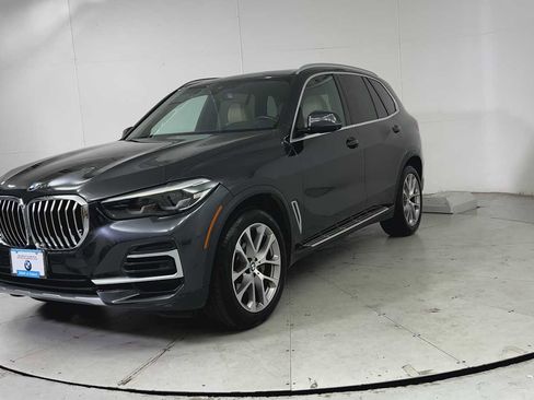 Used 2022 BMW X5 xDrive40i w/ Premium Package image 4