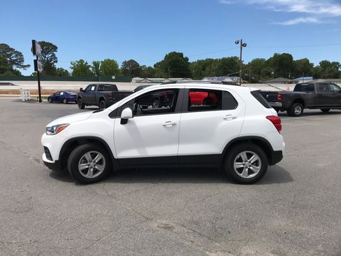Used 2022 Chevrolet Trax LT w/ LT Convenience Package FWD image 8