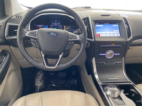 Used 2019 Ford Edge Titanium image 20