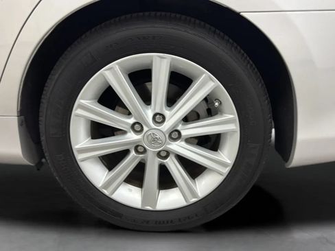Used 2013 Toyota Camry XLE w/ Leather Pkg FWD image 29