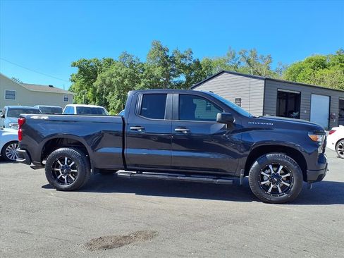 Used 2023 Chevrolet Silverado 1500 Custom AWD/4WD image 8