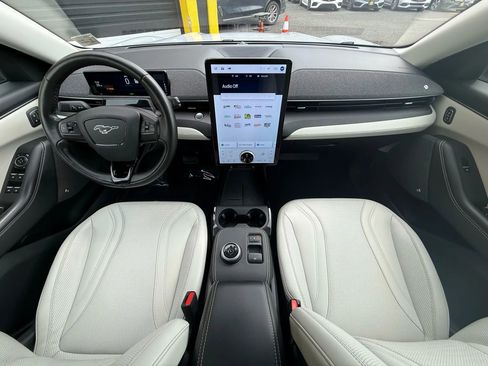 Used 2021 Ford Mustang Mach-E Premium image 21