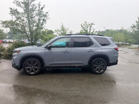 Used 2023 Honda Pilot Sport image 4
