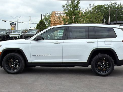 New 2026 Jeep Grand Cherokee L 2WD image 8