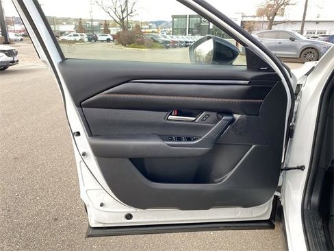 Certified 2025 MAZDA CX-50 2.5 Hybrid w/ Premium Plus Pkg image 11