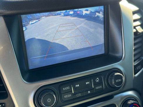 Used 2018 Chevrolet Suburban Premier image 17