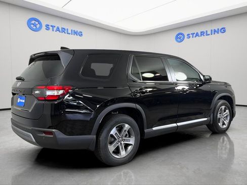 Used 2025 Honda Pilot EX-L image 10