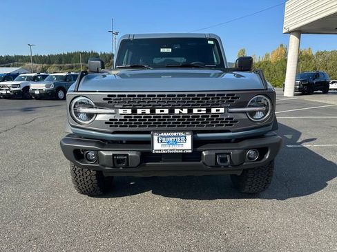 New 2025 Ford Bronco Badlands image 8