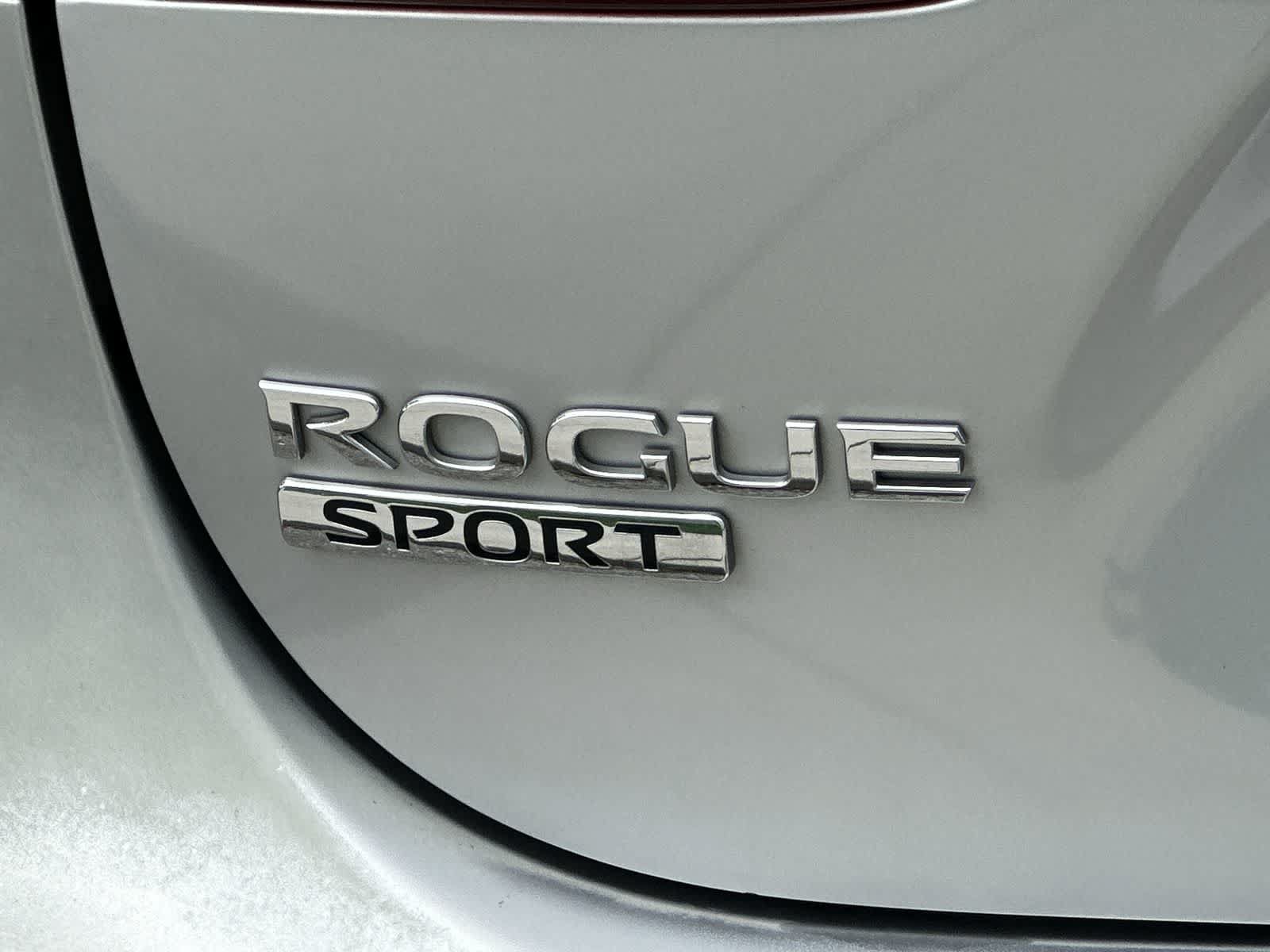 Used 2018 Nissan Rogue Sport SV FWD image 14