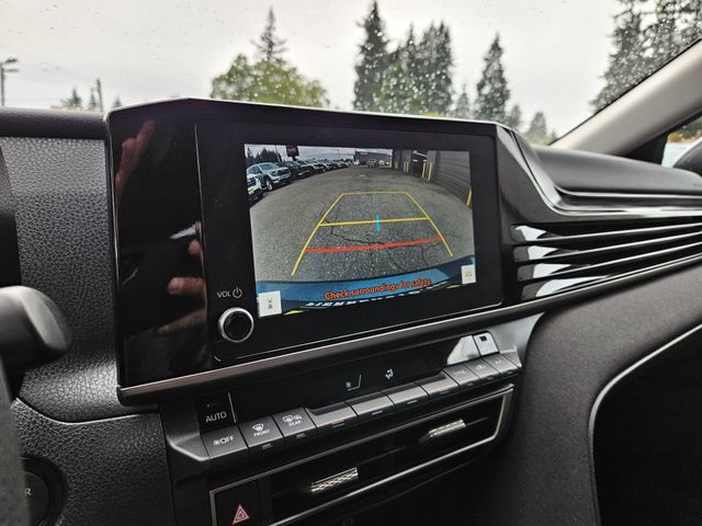 Used 2025 Toyota Camry LE FWD image 34