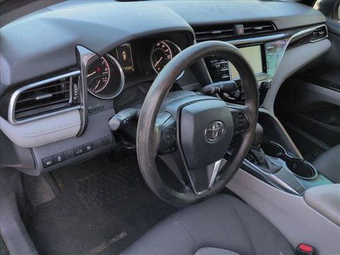 Used 2018 Toyota Camry L image 9