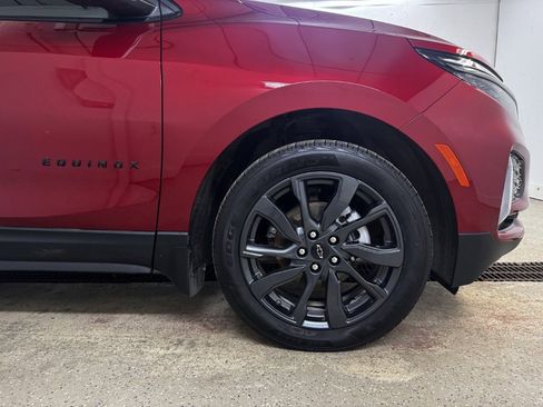 Used 2022 Chevrolet Equinox RS w/ RS Leather Package AWD/4WD image 11