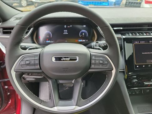 New 2025 Jeep Grand Cherokee L Altitude image 28