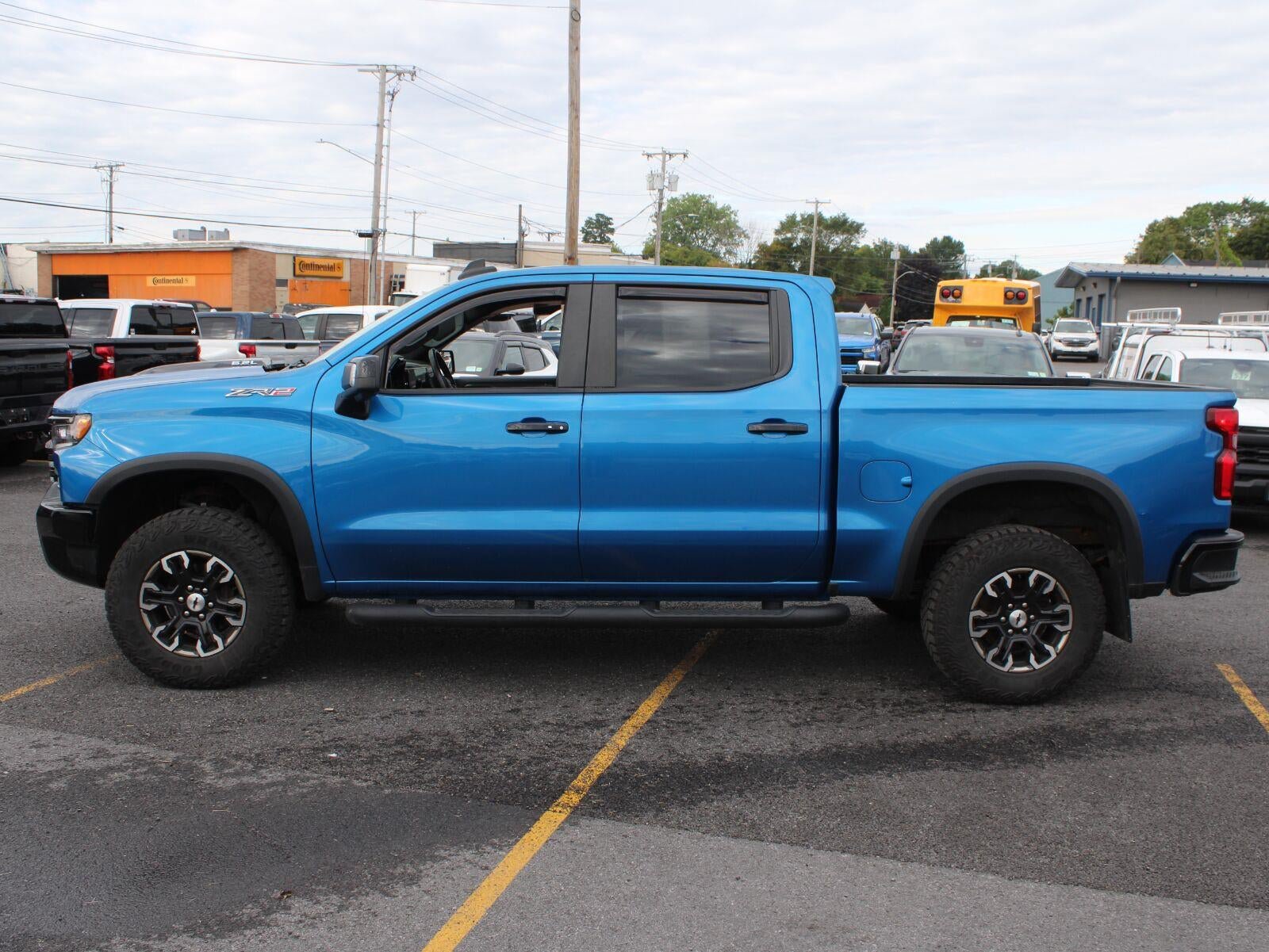 Certified 2022 Chevrolet Silverado 1500 ZR2 w/ Technology Package AWD/4WD image 5