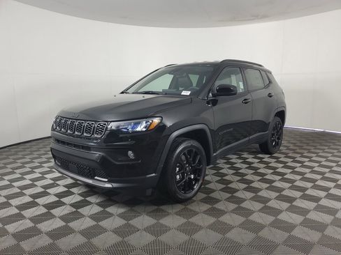 New 2026 Jeep Compass Latitude image 8